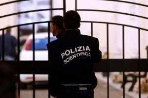 bomba a brindisi incendio in laboratorio polizia scientifica